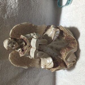 Sarah's Angels Karen Marie Vintage 2003 Musical Resin Angel Amazing Grace